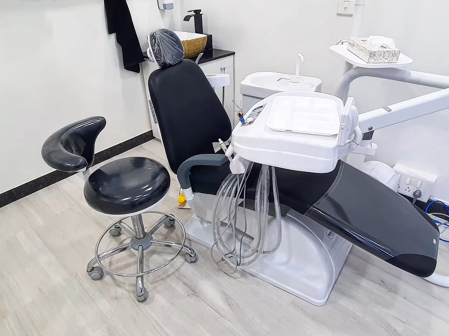 cosmetic dentist Solapur